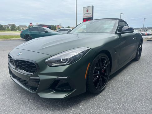 Used 2025 BMW Z4 M40i w/ Edition RWD image 4