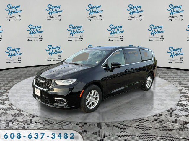 Used 2026 Chrysler Pacifica Select FWD 360° Tour
