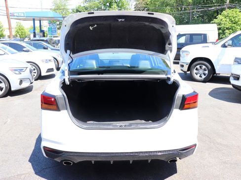 Used 2024 Nissan Altima 2.5 SR FWD image 46