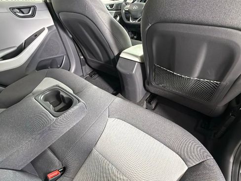 Used 2020 Hyundai Ioniq SE image 32