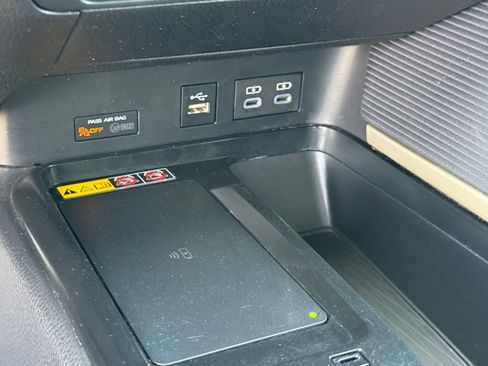 Used 2025 Toyota Camry SE FWD image 22