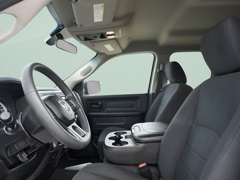 Used 2019 RAM 1500 Express w/ Express Value Package AWD/4WD image 21