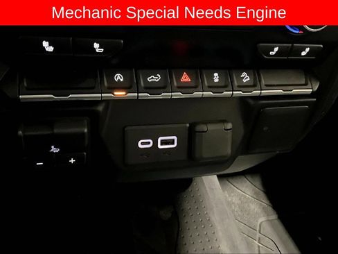 Used 2019 Chevrolet Silverado 1500 LT Trail Boss w/ Convenience Package AWD/4WD image 16