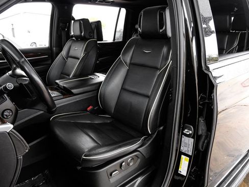 Used 2021 Cadillac Escalade ESV Premium Luxury image 32