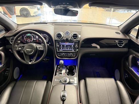 Used 2018 Bentley Bentayga Activity AWD/4WD image 9