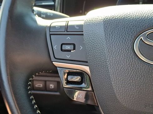 Used 2025 Toyota Camry SE FWD image 20
