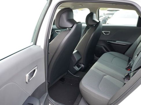 New 2025 Kia K4 LXS image 11