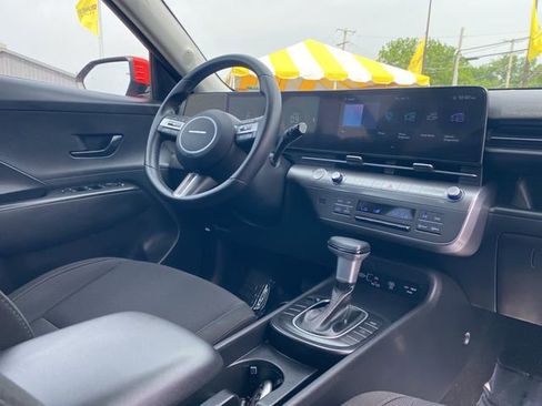 Used 2024 Hyundai Kona SEL image 6