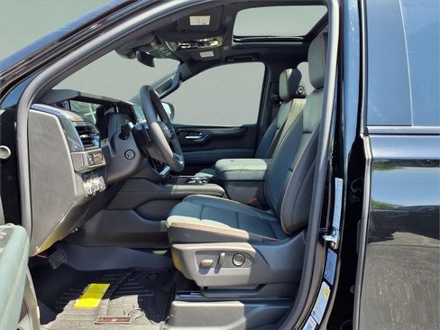New 2026 GMC Yukon AT4 w/ AT4 Premium Package AWD/4WD image 10