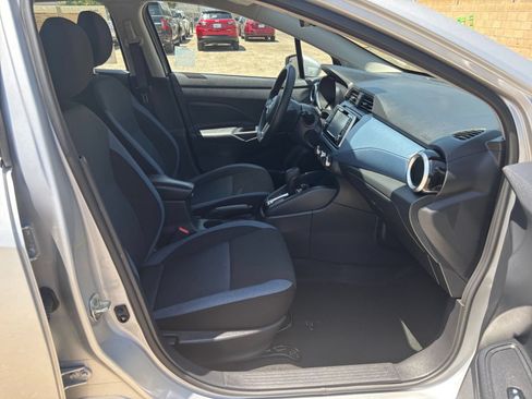 Used 2025 Nissan Versa SV FWD image 35