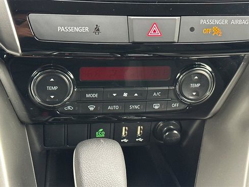 Used 2025 Mitsubishi Eclipse Cross SE image 24