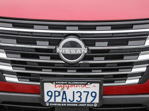 Used 2024 Nissan Rogue SV FWD image 6