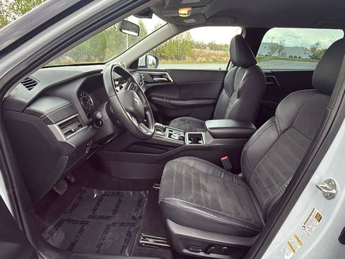 Used 2022 Mitsubishi Outlander SE AWD/4WD image 26