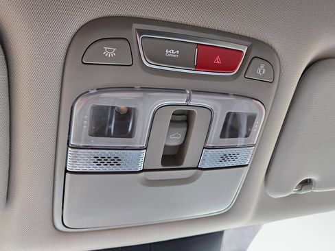 Used 2025 Kia Telluride S FWD image 33