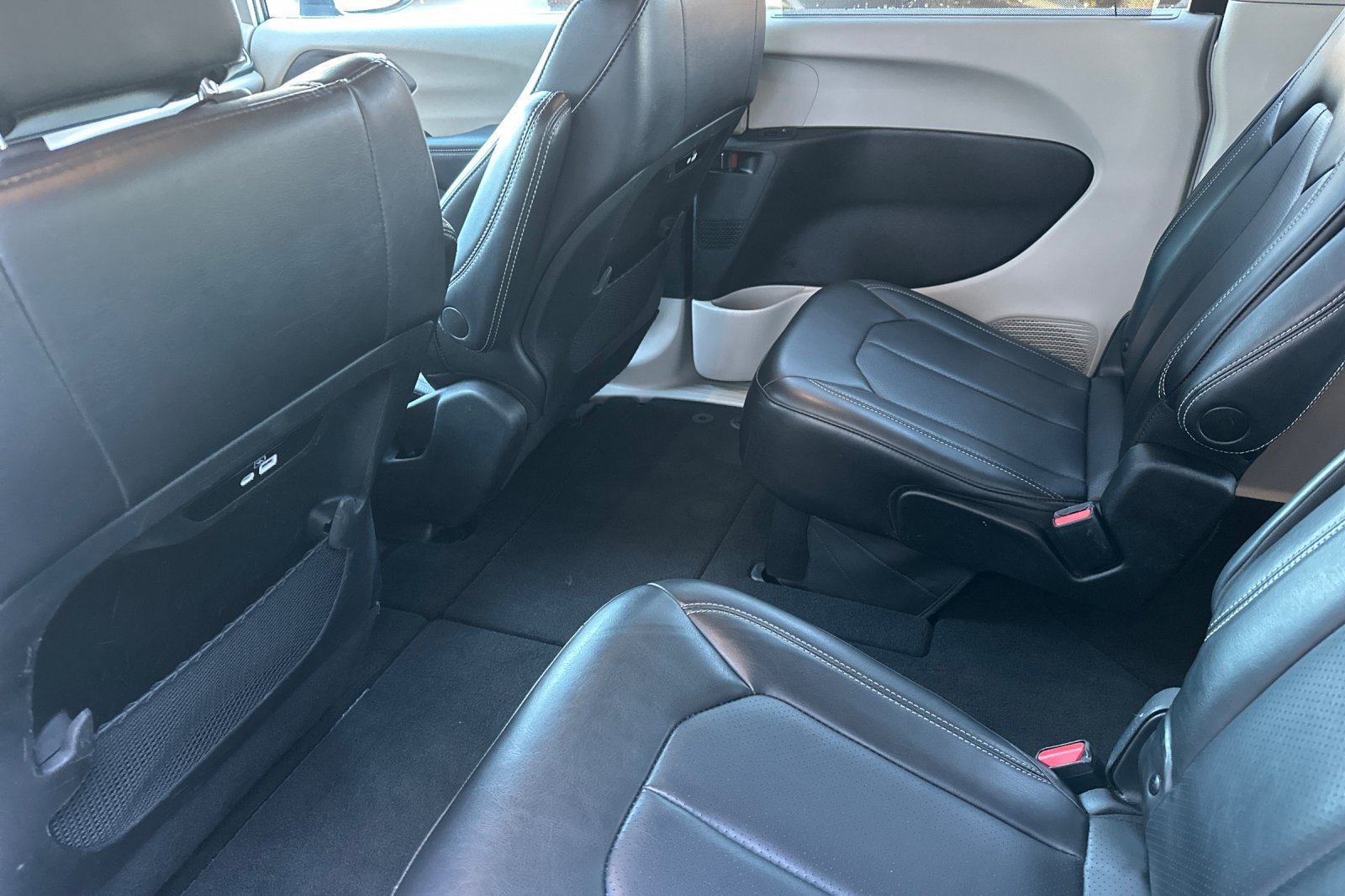 Certified 2023 Chrysler Pacifica Touring-L FWD image 12
