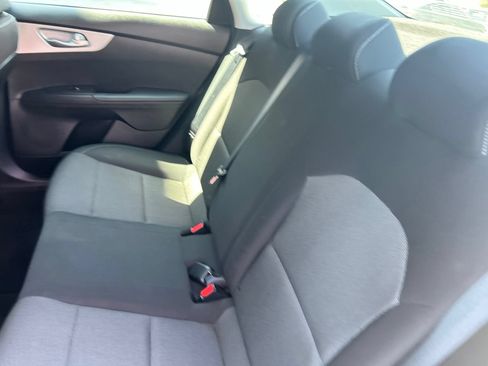 Used 2023 Kia Forte LXS w/ LXS Technology Package FWD image 19