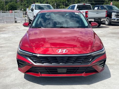 Used 2025 Hyundai Elantra SEL FWD image 5