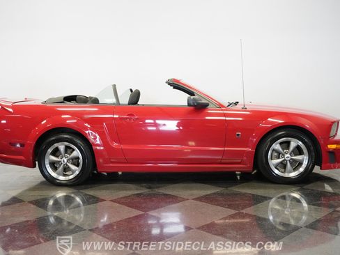 Used 2005 Ford Mustang GT image 19