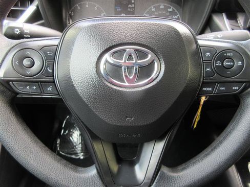 Used 2025 Toyota Corolla LE FWD image 13