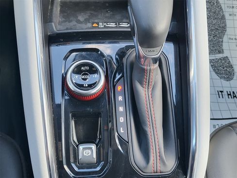 Used 2025 GMC Canyon AT4 w/ AT4X Package image 20