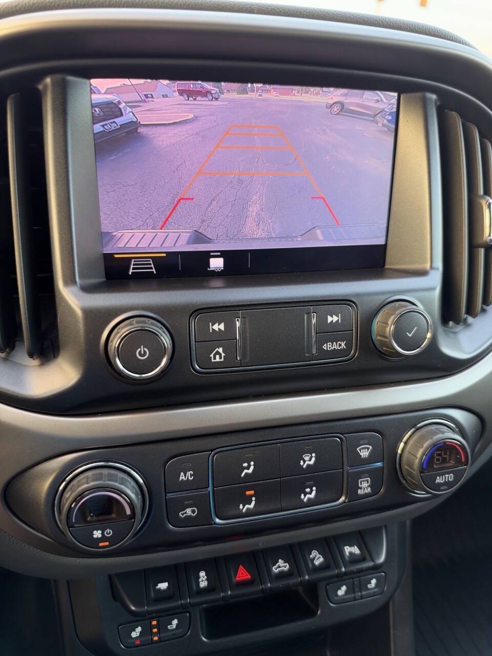 Used 2019 Chevrolet Colorado Z71 w/ Z71 Midnight Edition AWD/4WD image 11