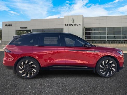 Used 2024 Lincoln Nautilus Reserve w/ Equipment Group 202A image 1