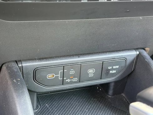 Used 2025 Kia K4 FWD image 9
