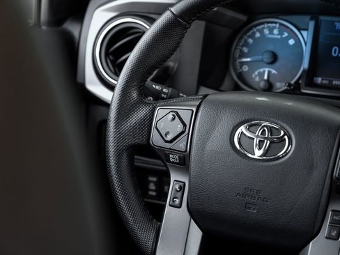 Used 2019 Toyota Tacoma TRD Sport w/ Technology Package image 26