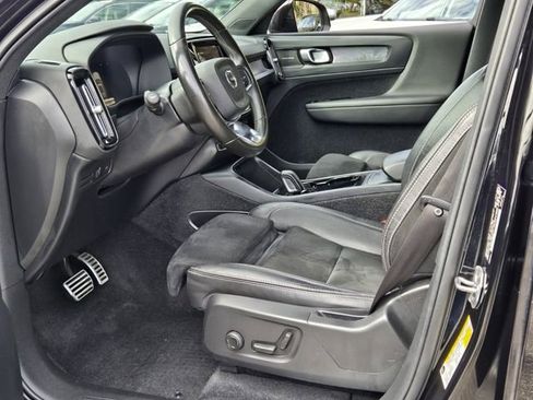 Used 2021 Volvo XC40 P8 Recharge w/ Advanced Package image 13