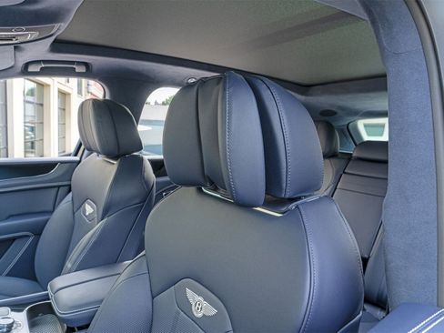 New 2025 Bentley Bentayga image 18