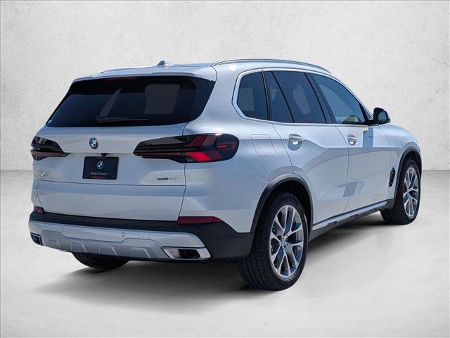 Used 2026 BMW X5 xDrive40i w/ Parking Assistance Package AWD/4WD image 2