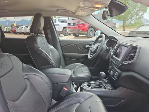 Used 2023 Jeep Cherokee Altitude Lux AWD/4WD image 24
