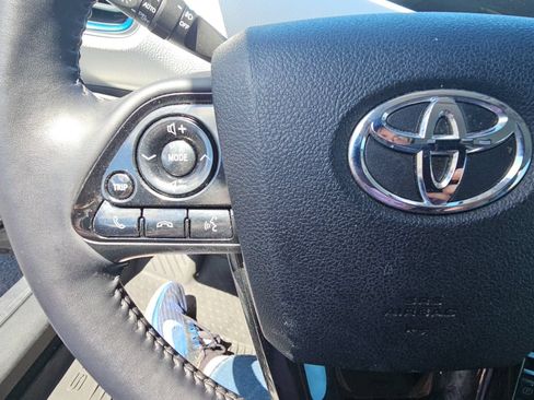 Used 2022 Toyota Prius XLE w/ Advanced Technology Package AWD/4WD image 11