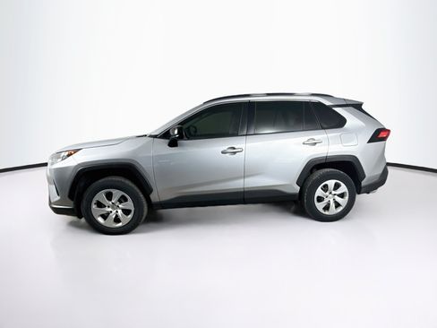 Used 2021 Toyota RAV4 LE FWD image 7