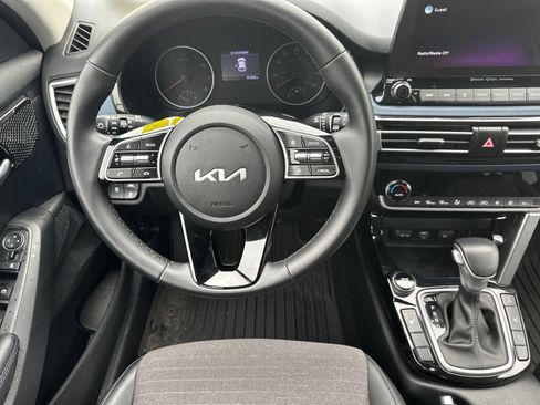 Certified 2022 Kia Seltos S image 14