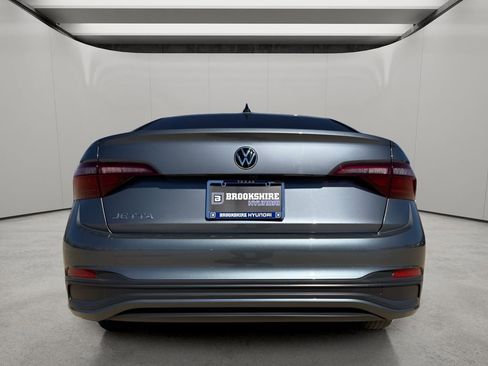 Used 2024 Volkswagen Jetta S image 4