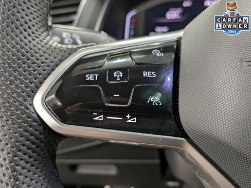 Used 2022 Volkswagen Tiguan SEL R-Line image 17