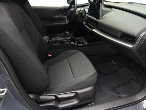 Used 2025 Toyota Prius LE FWD image 45