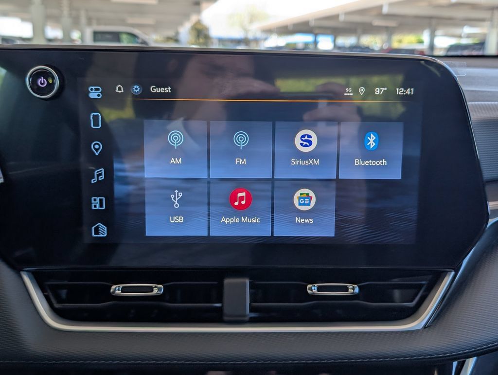 New 2027 Chevrolet Equinox LT w/ Convenience Package II FWD image 18