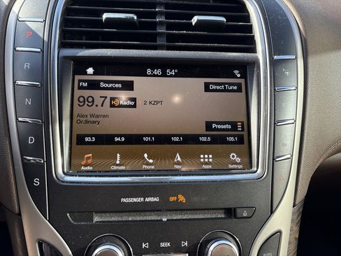 Used 2017 Lincoln MKX Reserve w/ Luxury Package AWD/4WD image 5