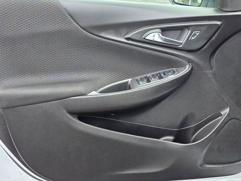 Used 2025 Chevrolet Malibu LT FWD image 12
