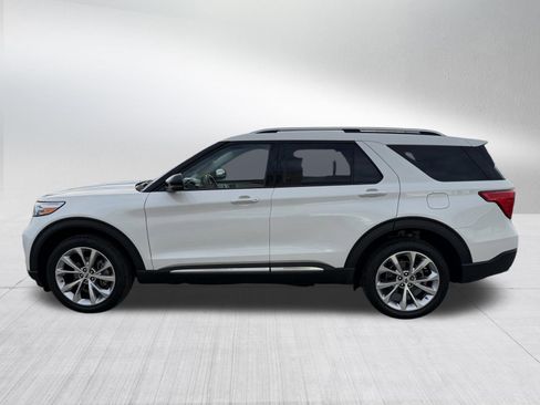 Certified 2023 Ford Explorer Platinum w/ Technology Package AWD/4WD image 2
