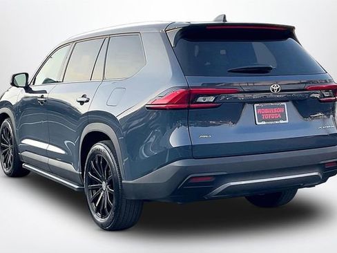 Used 2024 Toyota Grand Highlander Platinum image 12