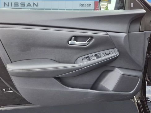 Used 2025 Nissan Sentra SV w/ All-Weather Package FWD image 12