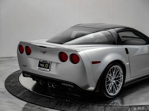 Used 2010 Chevrolet Corvette ZR1 w/ Preferred Equipment Group RWD image 21