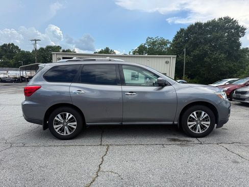 Used 2017 Nissan Pathfinder S FWD image 8