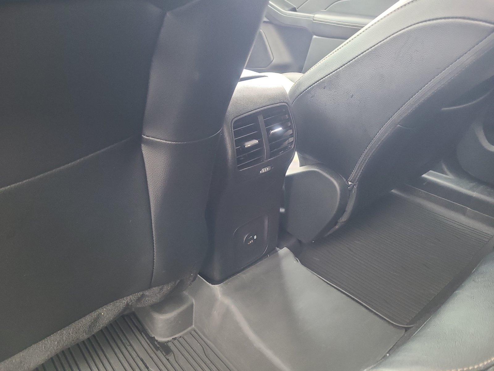 Certified 2022 Ford Escape Titanium w/ Titanium Premium Package FWD image 32