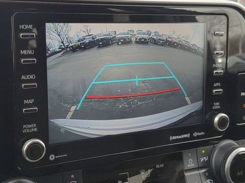 Certified 2021 Toyota Highlander XLE image 13