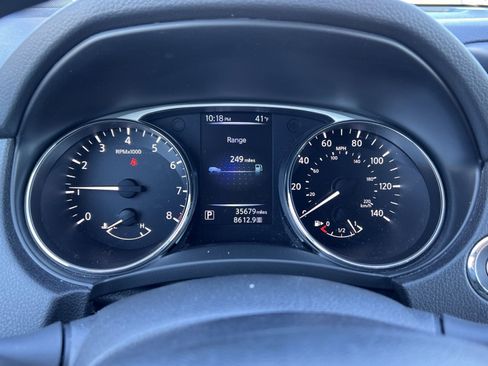 Used 2015 Nissan Rogue SV w/ SV Moonroof Package image 14