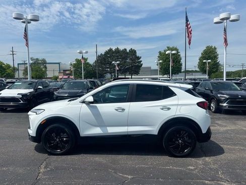 Certified 2024 Buick Encore GX Sport Touring w/ Comfort Package AWD/4WD image 9